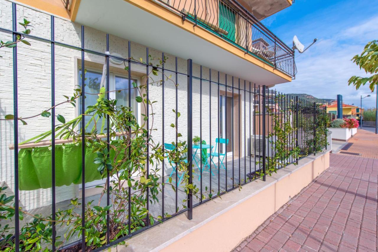 Babyaccommodation Family Comfort Ll Pietra Ligure Kültér fotó